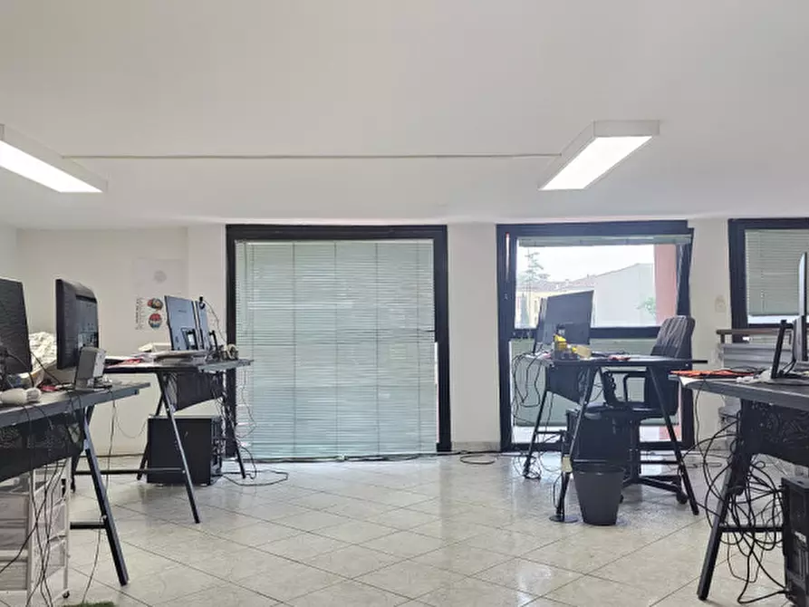 Immagine 7 di Negozio in vendita  a Padova