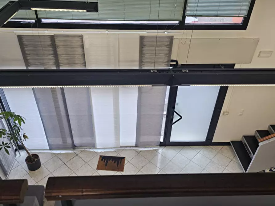 Immagine 10 di Negozio in vendita  a Padova