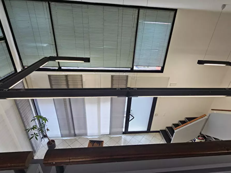 Immagine 11 di Negozio in vendita  a Padova