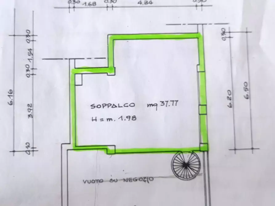 Immagine 17 di Negozio in vendita  a Padova