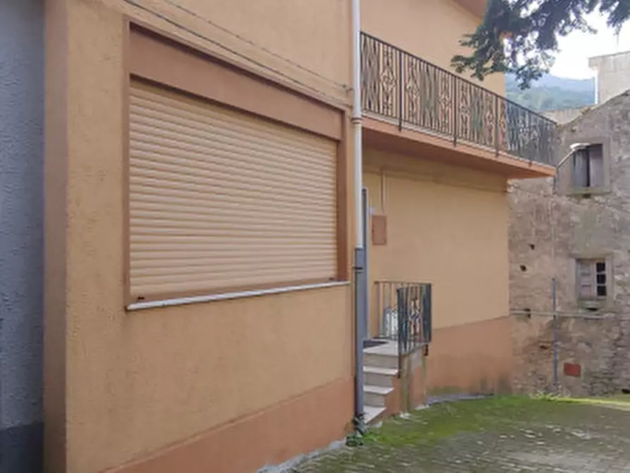 Immagine 35 di Casa indipendente in vendita  in VIA TRENTO, 3 a Novara Di Sicilia