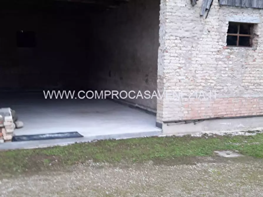 Immagine 5 di Rustico / casale in vendita  in via POSTUMIA EST a San Biagio Di Callalta