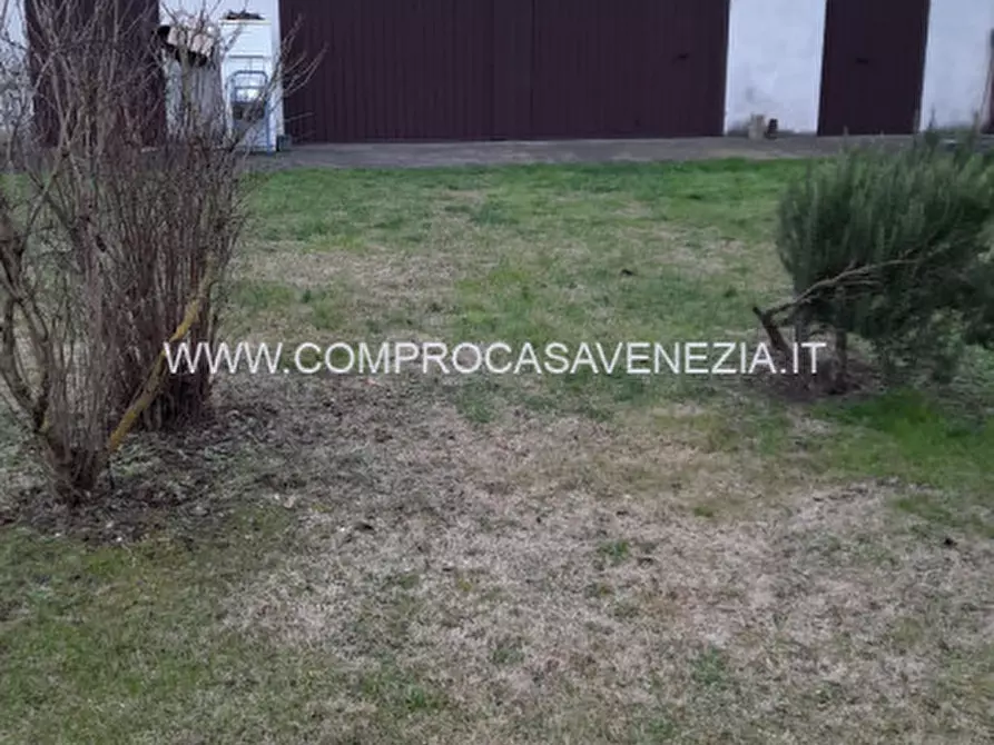 Immagine 10 di Rustico / casale in vendita  in via POSTUMIA EST a San Biagio Di Callalta