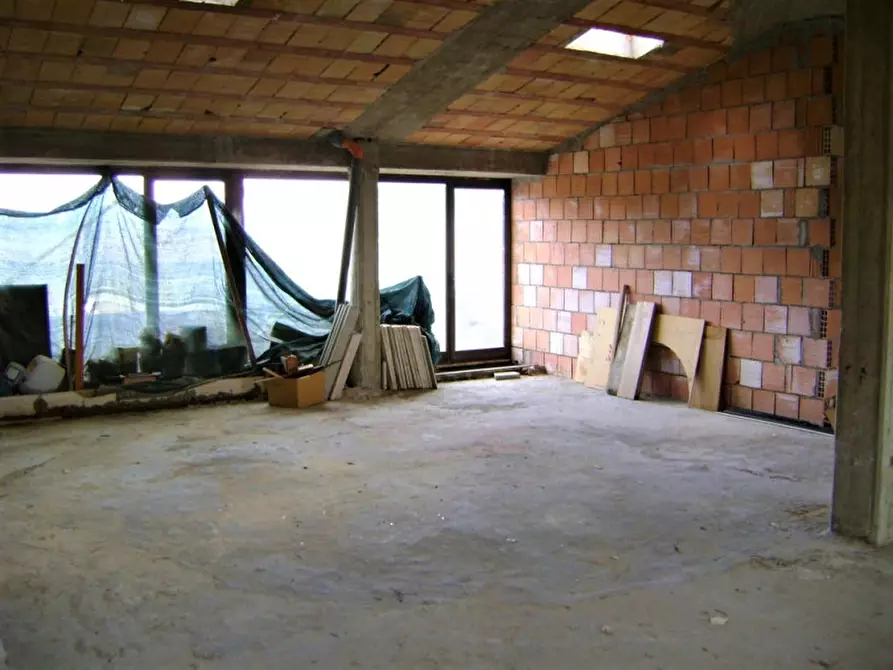 Immagine 5 di Attico in vendita  a Tuoro Sul Trasimeno