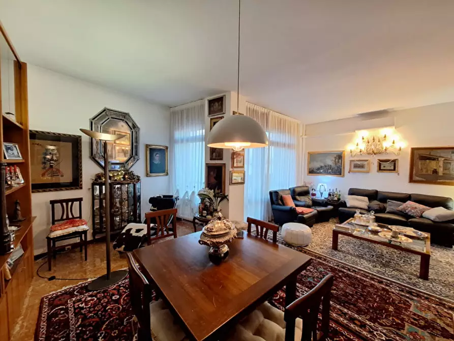Immagine 1 di Appartamento in vendita  in Piazzale D'annunzio a Rovigo