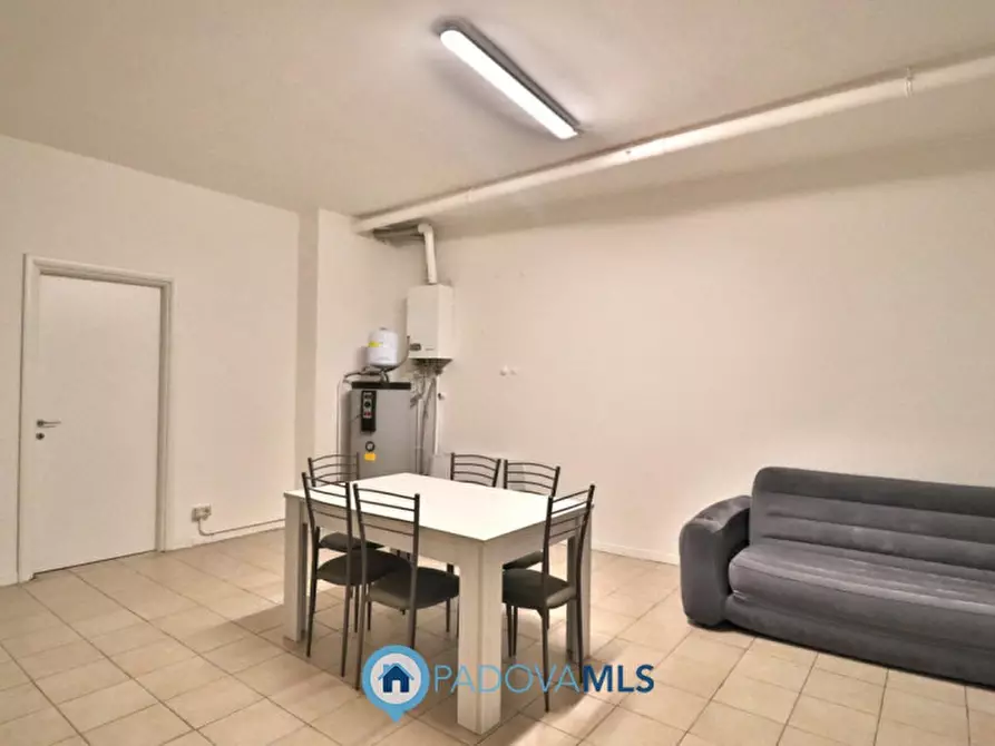 Immagine 3 di Magazzino in vendita  in Via Podestarile n. 2/A a Padova