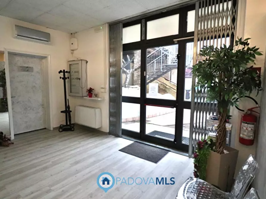 Immagine 8 di Magazzino in vendita  in Via Podestarile n. 2/A a Padova
