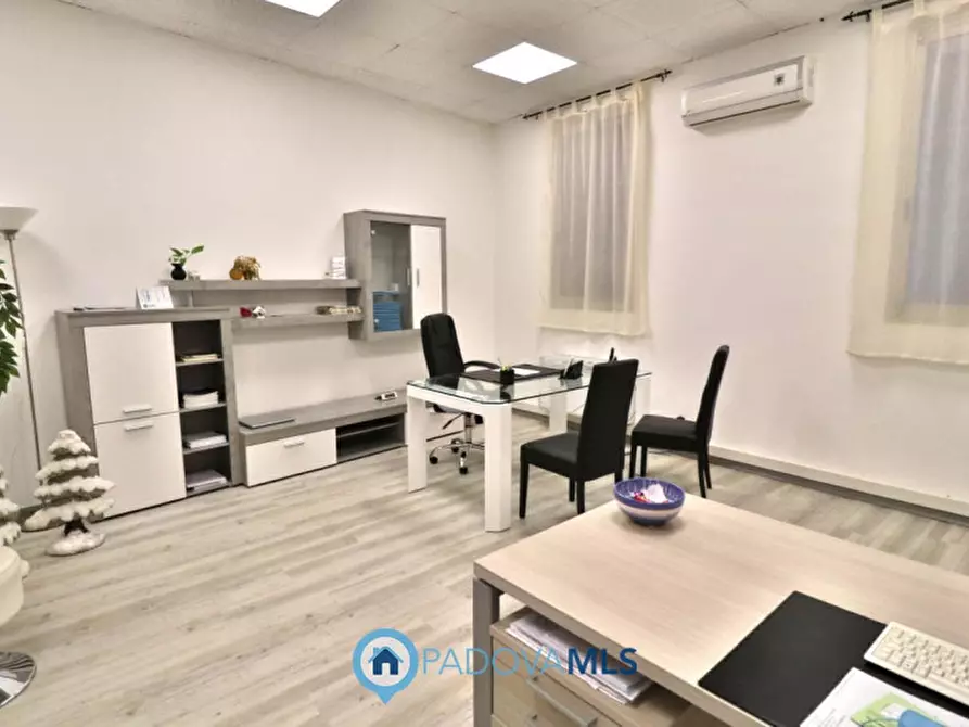 Immagine 14 di Magazzino in vendita  in Via Podestarile n. 2/A a Padova