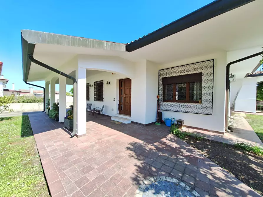 Immagine 5 di Villa in vendita  in Via San Michele del Carso a Rovigo
