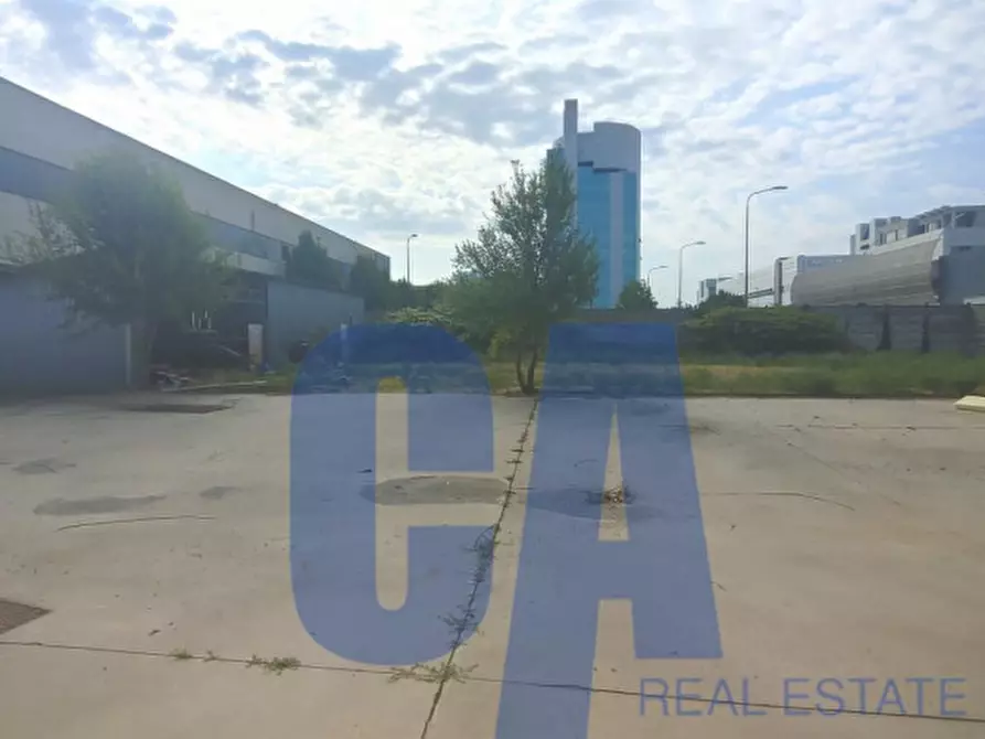 Immagine 12 di Palazzo in affitto  in VIA BISCEGLIE a Milano