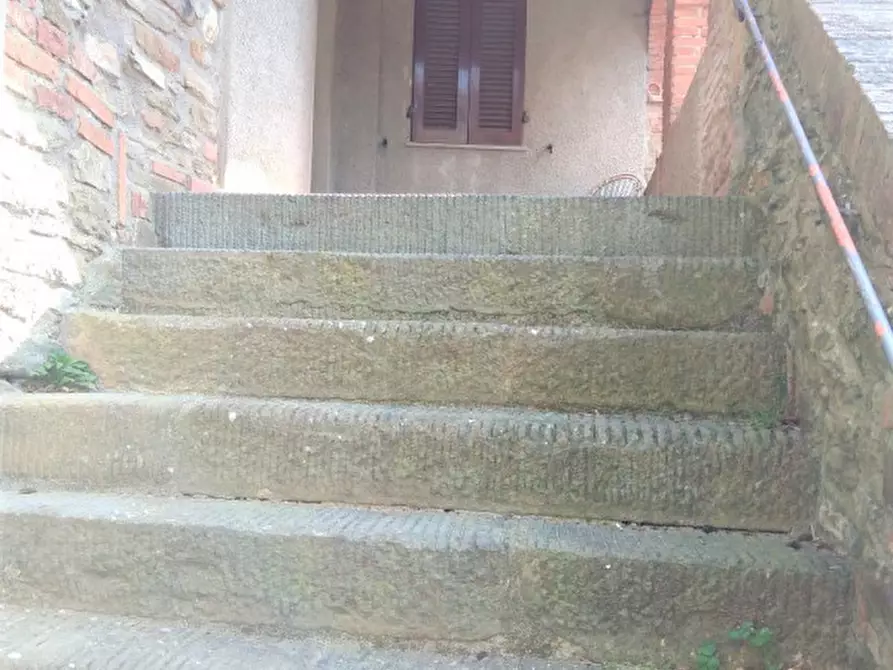 Immagine 52 di Villetta a schiera in vendita  in san martino a Bucine