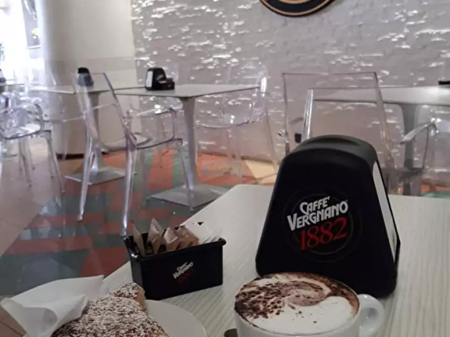 Immagine 3 di Attività commerciale in vendita  in Via Catullo a Ceglie Messapico