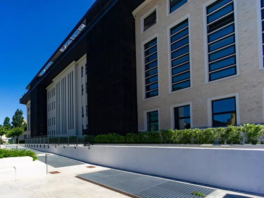 Immagine 4 di Garage in vendita  in via Ceresio 7 Milano a Milano