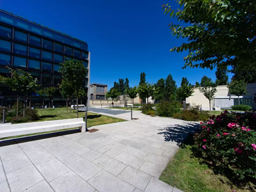 Immagine 5 di Garage in vendita  in via Ceresio 7 Milano a Milano