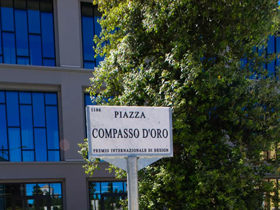 Immagine 8 di Garage in vendita  in via Ceresio 7 Milano a Milano