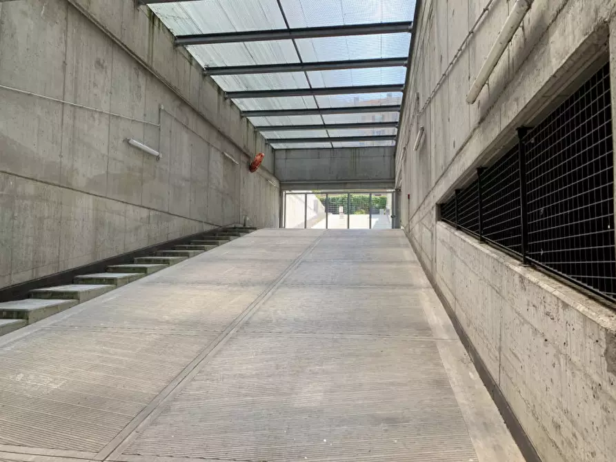 Immagine 18 di Garage in vendita  in via Ceresio 7 Milano a Milano