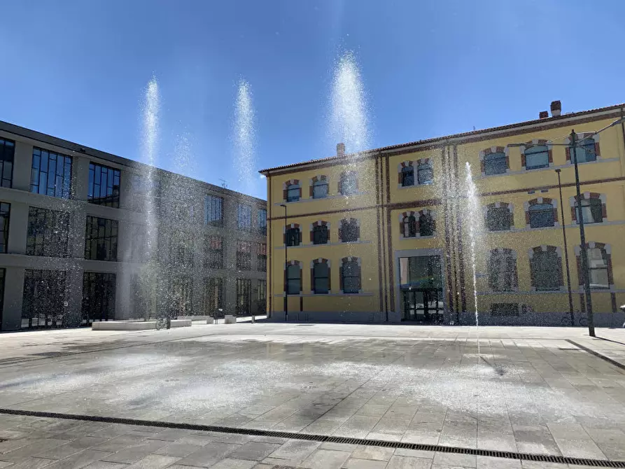 Immagine 2 di Garage in vendita  in via Ceresio 7 Milano a Milano