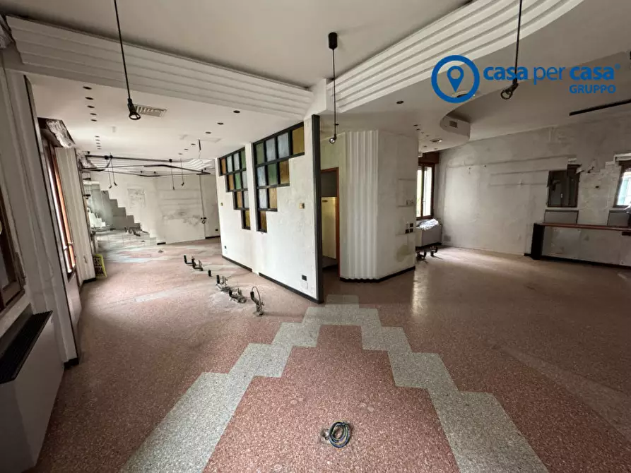Immagine 9 di Palazzo in vendita  in Corso del Popolo1 307 a Rovigo