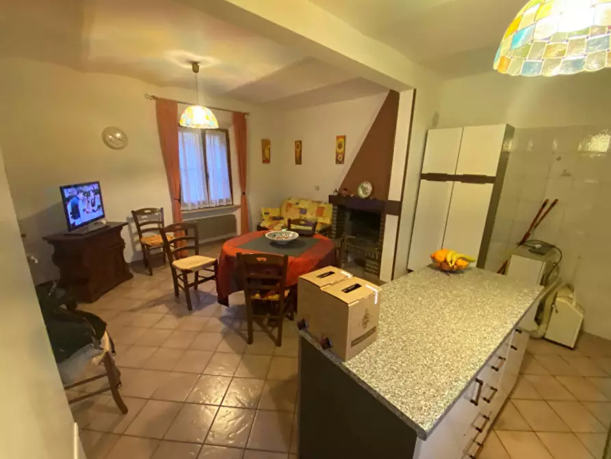 Immagine 1 di Appartamento in vendita  a Castiglione Del Lago