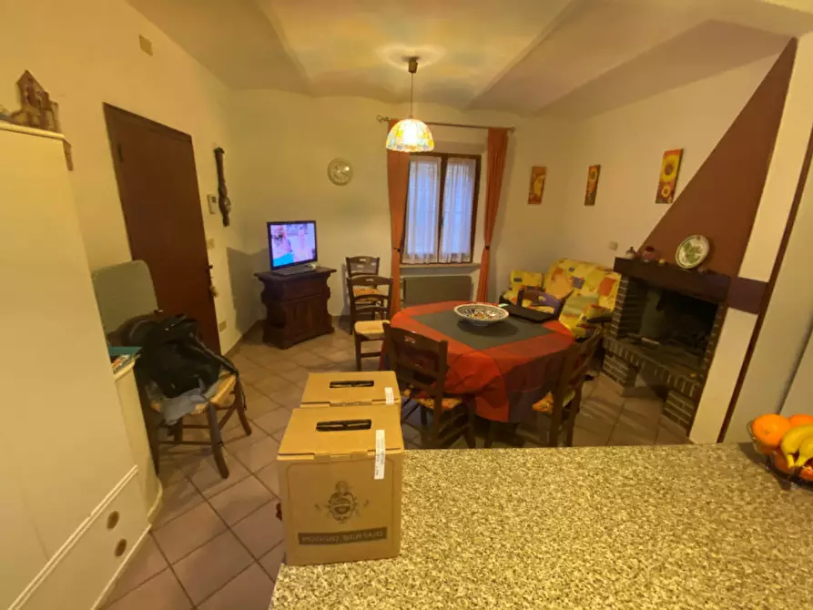 Immagine 2 di Appartamento in vendita  a Castiglione Del Lago