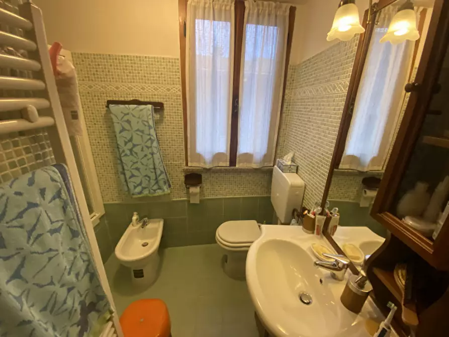 Immagine 8 di Appartamento in vendita  a Castiglione Del Lago