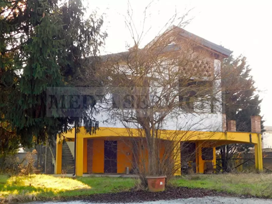 Immagine 1 di Casa indipendente in vendita  in frazione Savasini n° 49 a Sannazzaro De' Burgondi