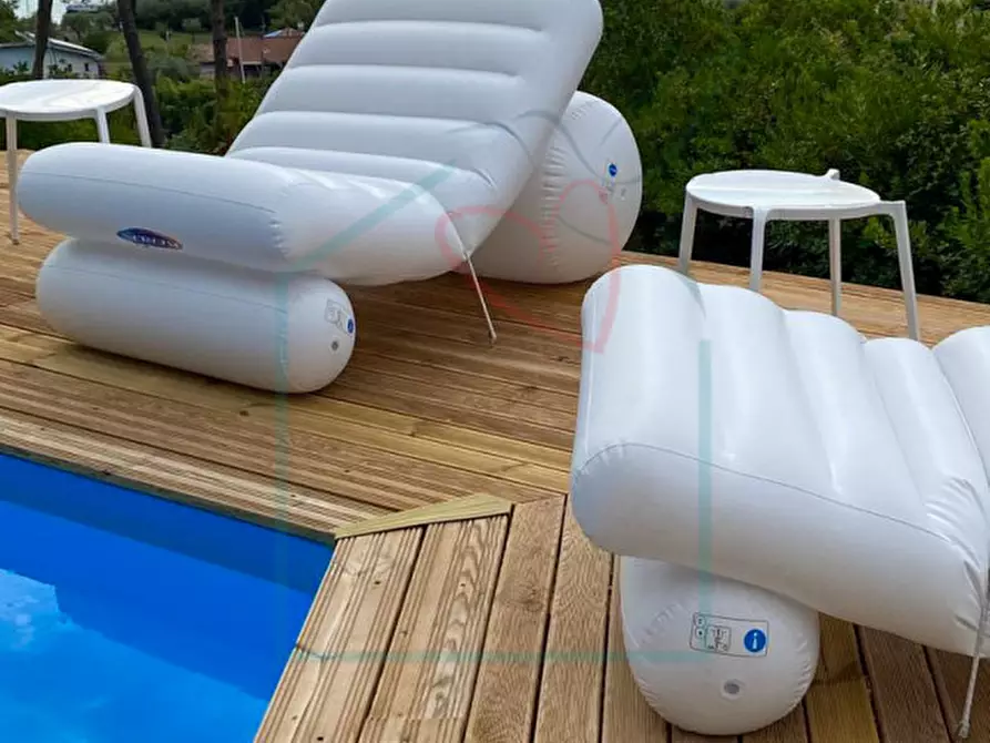 Immagine 2 di Casa bifamiliare in vendita  in via della Pace a Ameglia