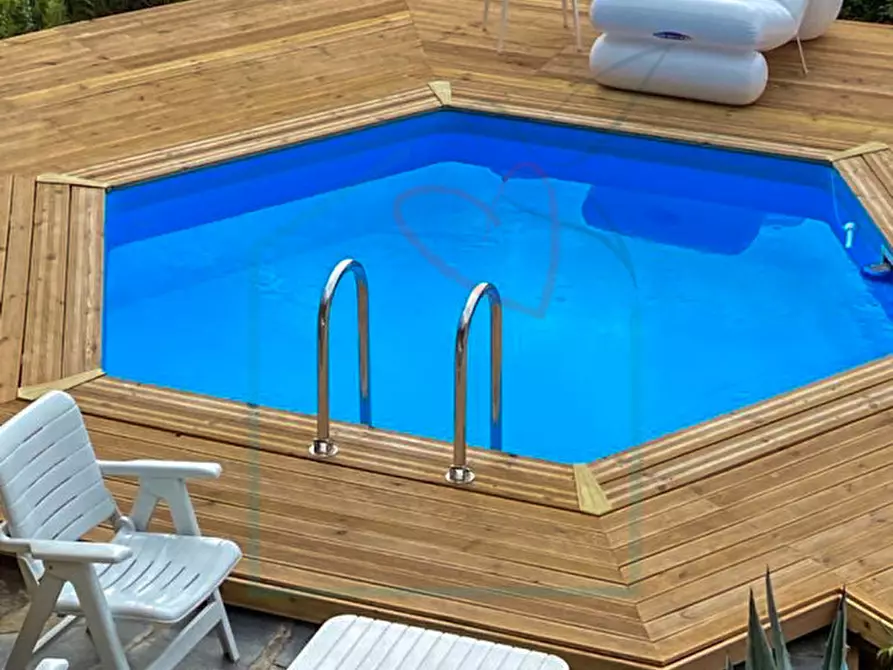 Immagine 4 di Casa bifamiliare in vendita  in via della Pace a Ameglia