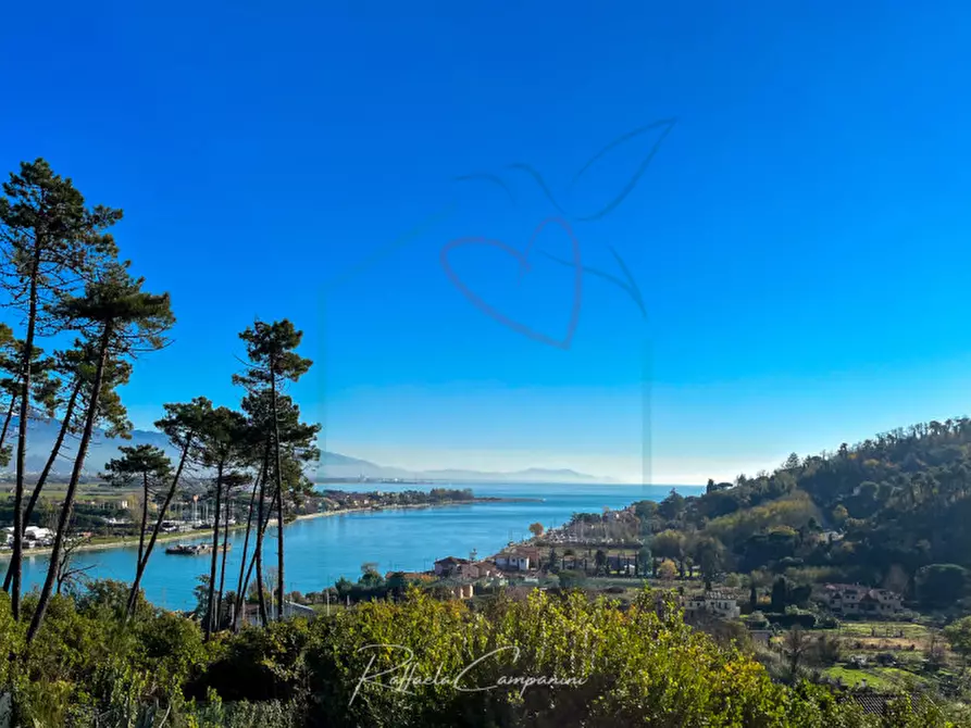 Immagine 10 di Casa bifamiliare in vendita  in via della Pace a Ameglia