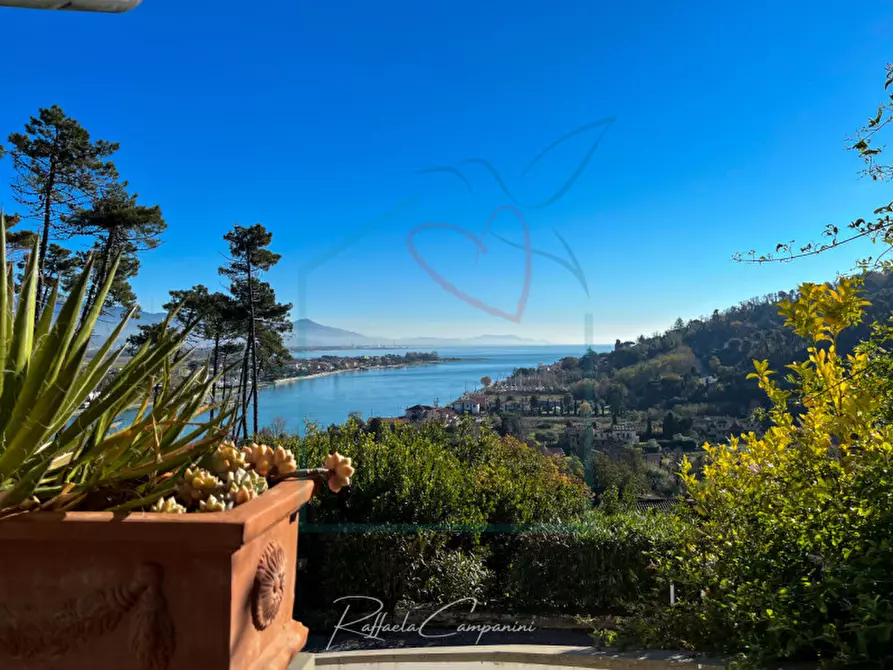 Immagine 11 di Casa bifamiliare in vendita  in via della Pace a Ameglia