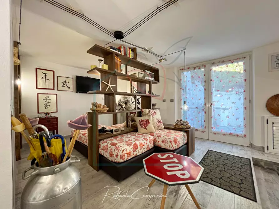 Immagine 30 di Casa bifamiliare in vendita  in via della Pace a Ameglia