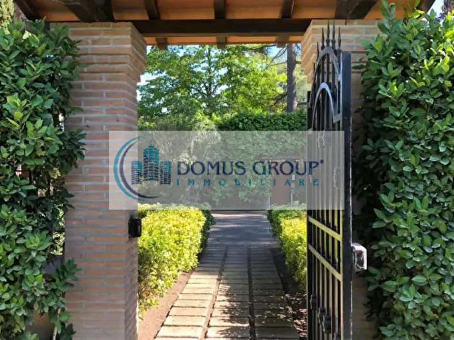 Immagine 4 di Villa in vendita  in Via Raffaello Franchi a Roma