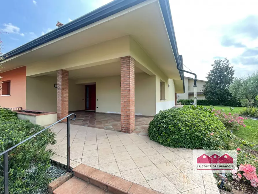 Immagine 6 di Casa bifamiliare in affitto  in Via Lacedelli a Montecchio Maggiore