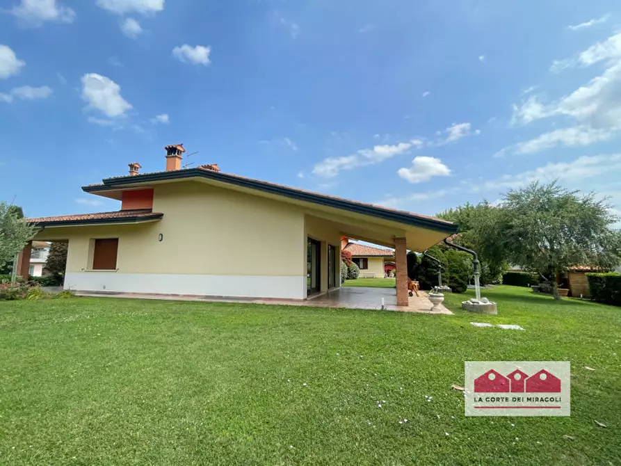 Immagine 8 di Casa bifamiliare in affitto  in Via Lacedelli a Montecchio Maggiore