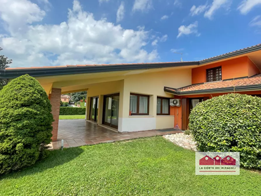 Immagine 9 di Casa bifamiliare in affitto  in Via Lacedelli a Montecchio Maggiore