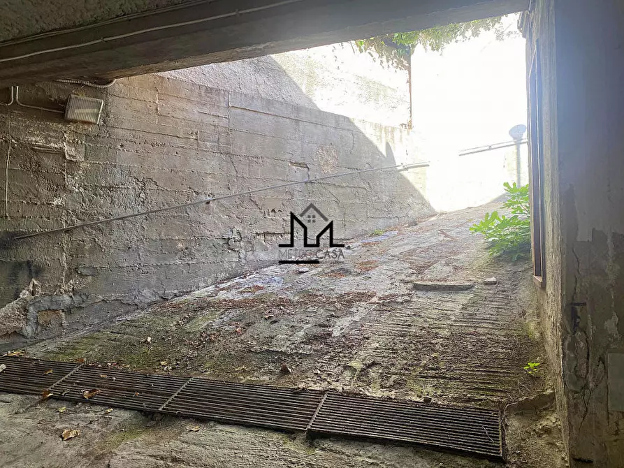 Immagine 4 di Magazzino in affitto  in Via Cruillas a Palermo