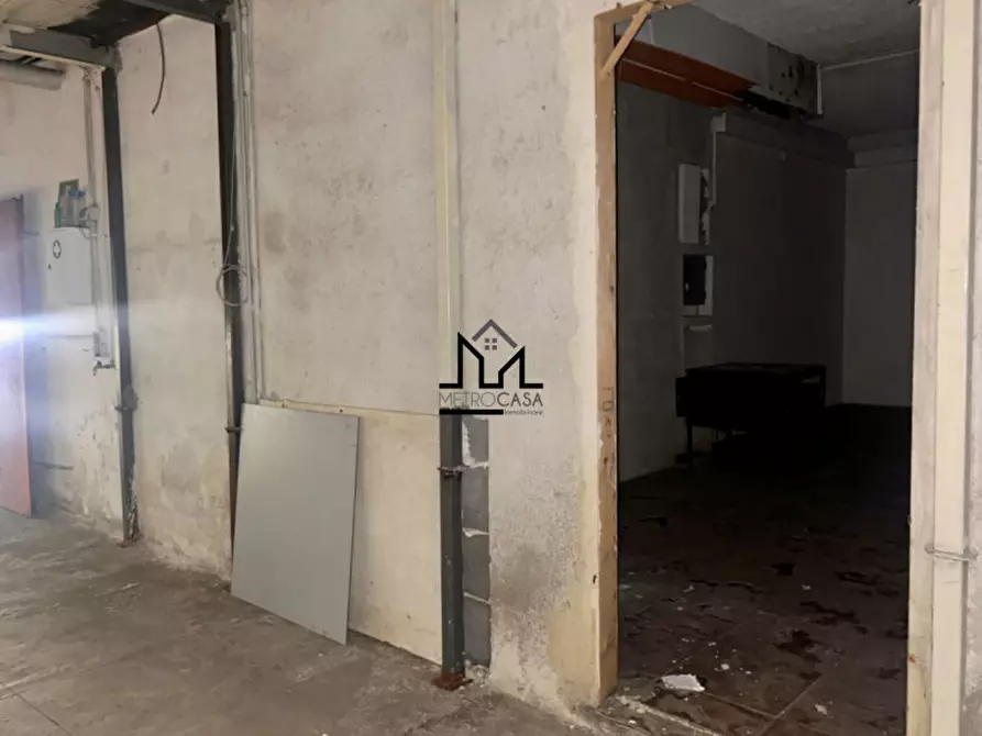 Immagine 12 di Magazzino in affitto  in Via Cruillas a Palermo