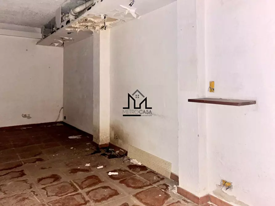 Immagine 14 di Magazzino in affitto  in Via Cruillas a Palermo