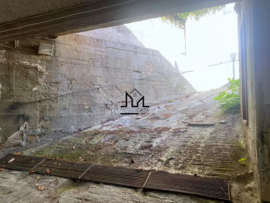 Immagine 15 di Magazzino in affitto  in Via Cruillas a Palermo