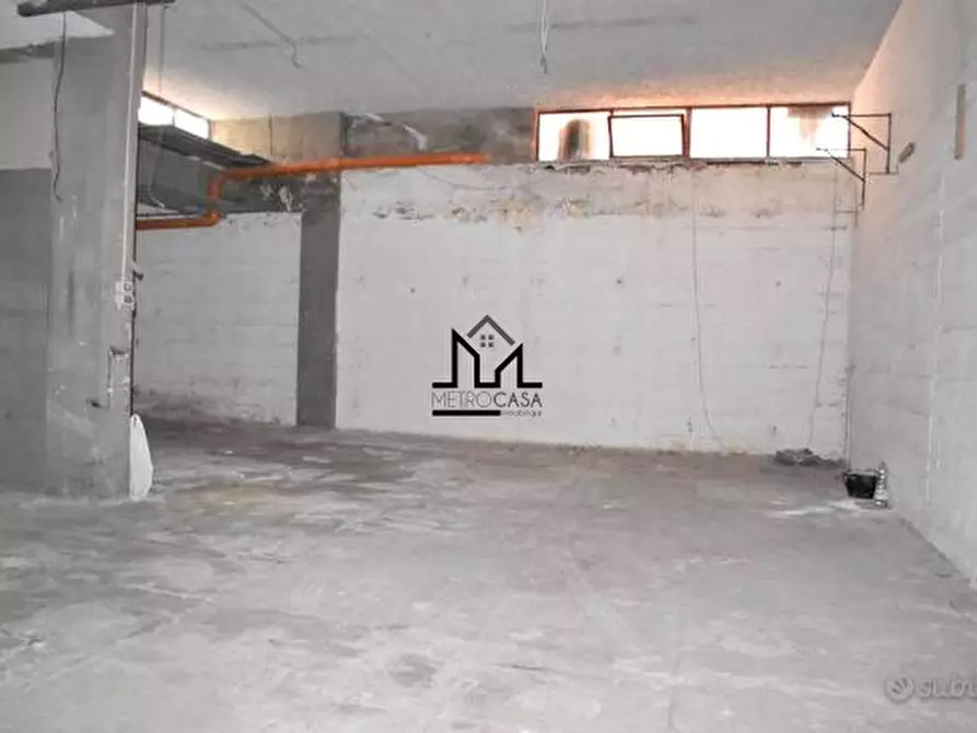 Immagine 16 di Magazzino in affitto  in Via Cruillas a Palermo