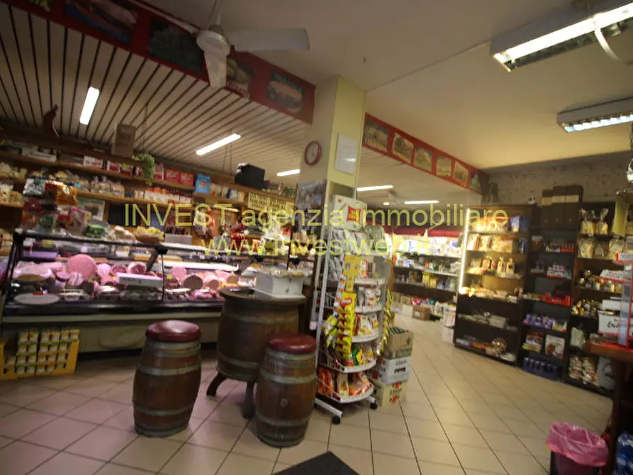 Immagine 3 di Attività commerciale in vendita  a Rosolina