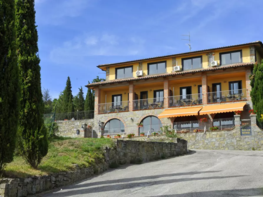 Immagine 2 di Villa in vendita  a Tuoro Sul Trasimeno