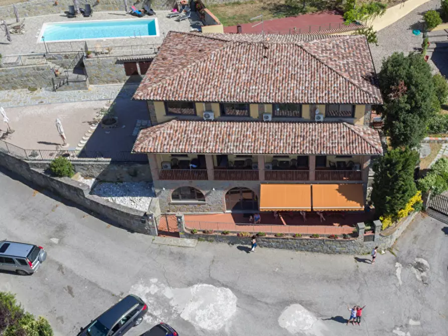 Immagine 4 di Villa in vendita  a Tuoro Sul Trasimeno