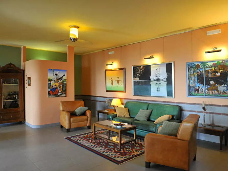 Immagine 13 di Villa in vendita  a Tuoro Sul Trasimeno