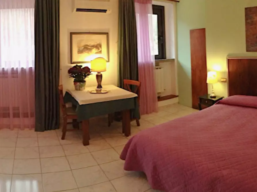 Immagine 19 di Villa in vendita  a Tuoro Sul Trasimeno