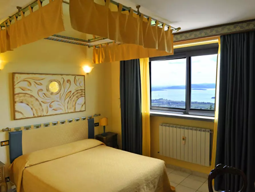 Immagine 27 di Villa in vendita  a Tuoro Sul Trasimeno