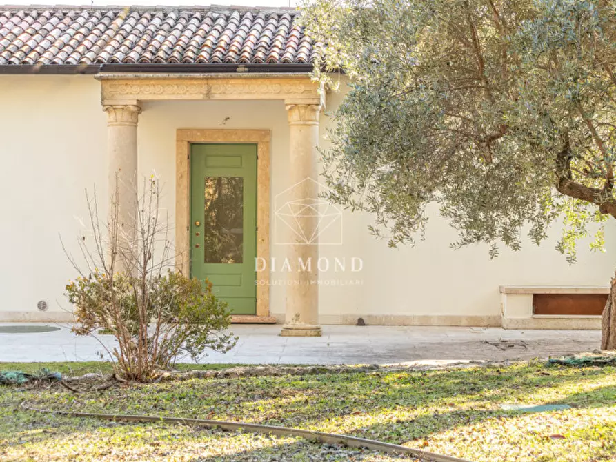 Immagine 11 di Villa in vendita  in Via Biondella a Verona