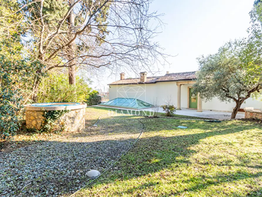 Immagine 12 di Villa in vendita  in Via Biondella a Verona