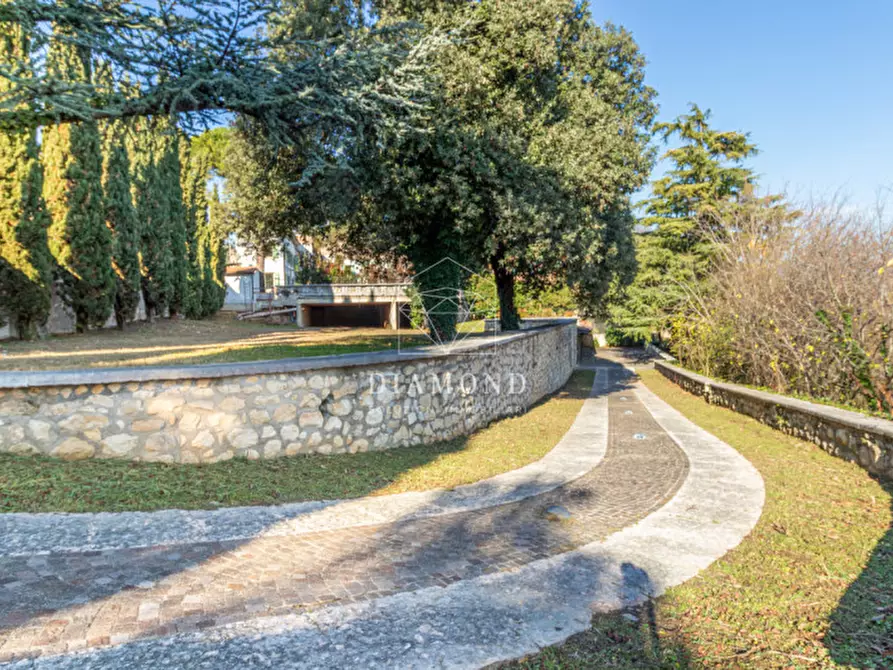 Immagine 22 di Villa in vendita  in Via Biondella a Verona