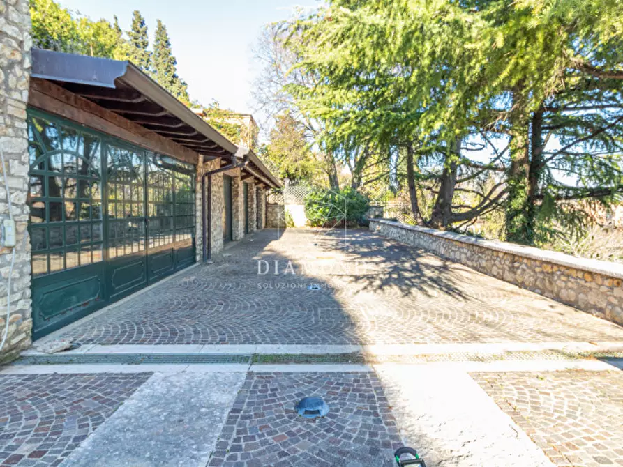 Immagine 23 di Villa in vendita  in Via Biondella a Verona